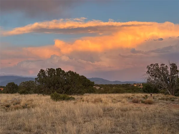 15 E Camino Del Cielo, Santa Fe, NM 87506