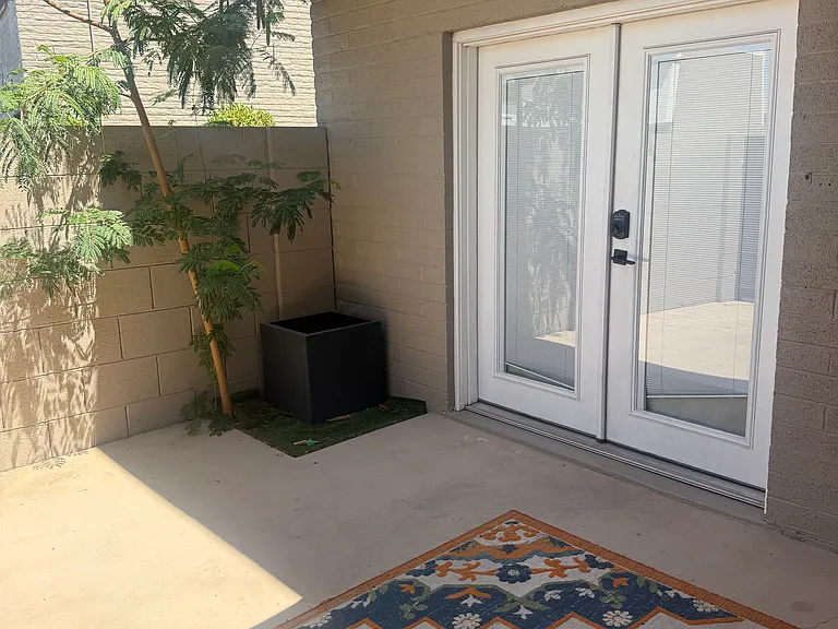 2936 E Clarendon Ave — Photo 30