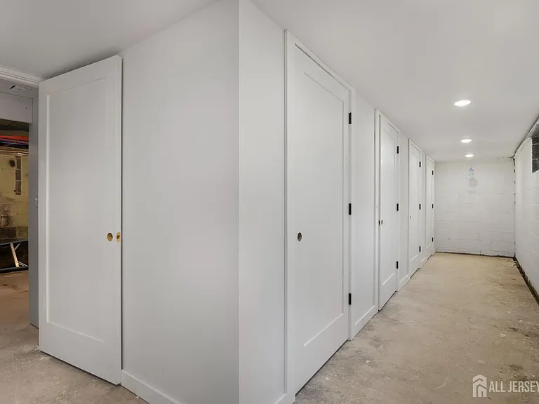 4 Morris Ave #2A — Photo 12