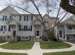 1064 Manchester Cir, Grayslake, IL 60030