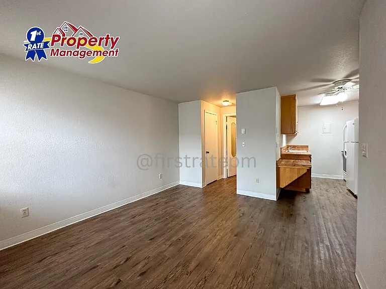 Bond Apartments — Photo 6