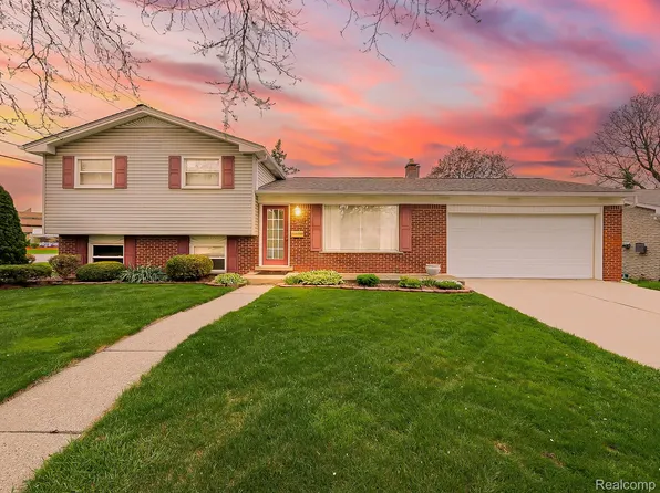36372 Meadowbrook St, Livonia, MI 48154