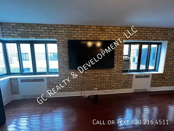 4th image of 5048 N Marine Dr #8B