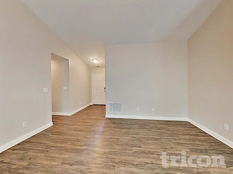 12758 Sovereign Ln — Photo 4