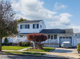 5 Eileen Ave, Plainview, NY 11803