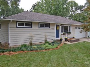 945 South Ave, St Charles, IL 60174