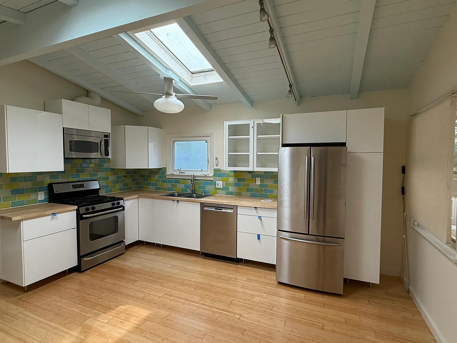 2 bed, 1100 sqft, $5,900 — Photo 4