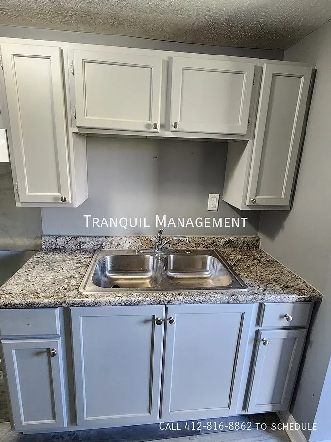 Updated 1BR | First Floor| Clairton — Photo 2