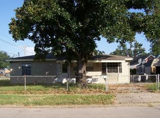 196 Live Oak Manor Dr, Westwego, LA 70094