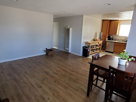 3rd image of 3038 E St