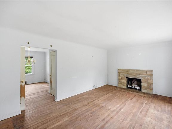 2nd image of 5316 Newton Ave S