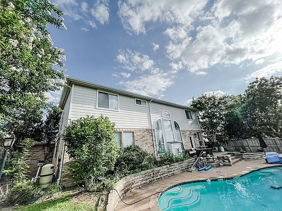 5th image of 8317 Summer Park Dr