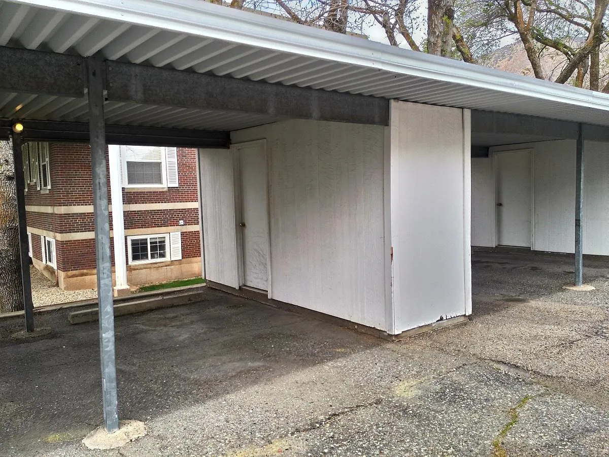 2 bed, 1085 sqft, $1,300 — Photo 4
