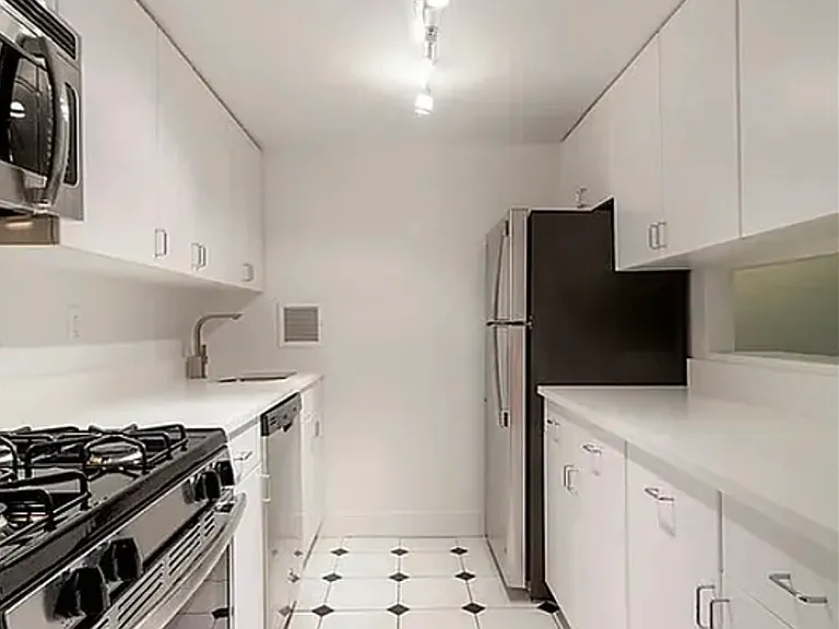 80 Madison Ave #6C — Photo 3