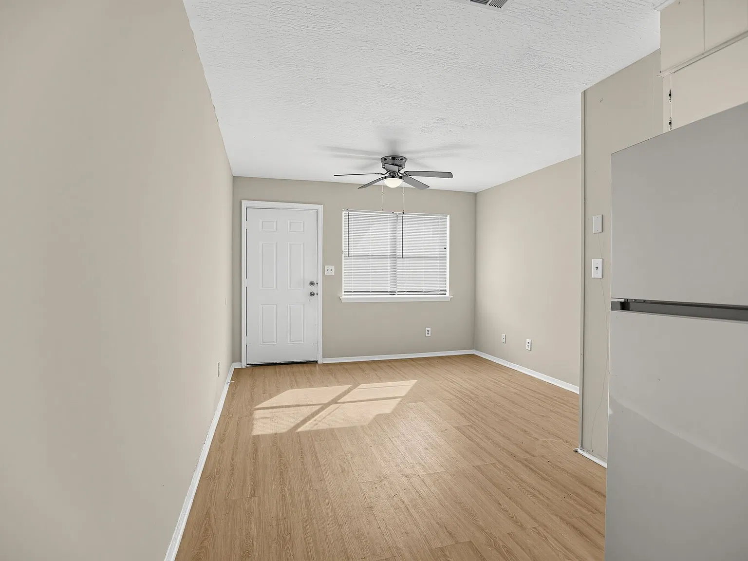 Cedarwood Apartments — Photo 4