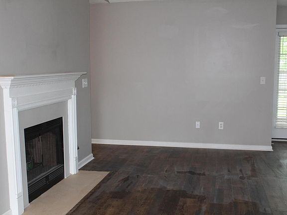 5th image of 450 Manorwood Ln