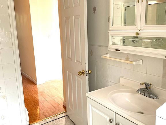 2nd image of 1219 119th St #2