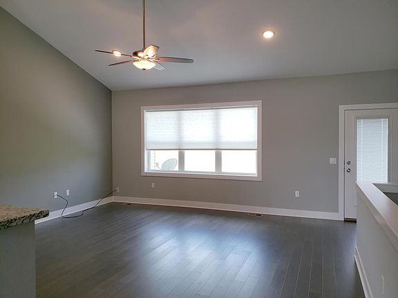3rd image of 4021 Aldrin Ave