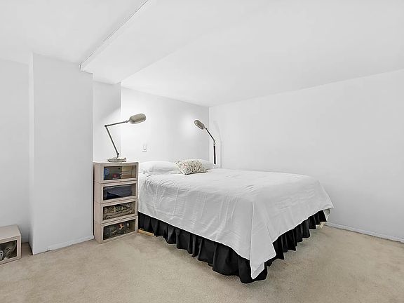 4th image of 100 W 15th St APT 2F