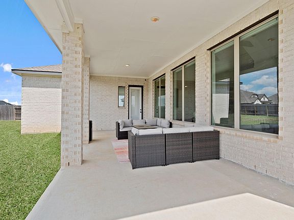 4th image of 6406 Sterling Springs Ln