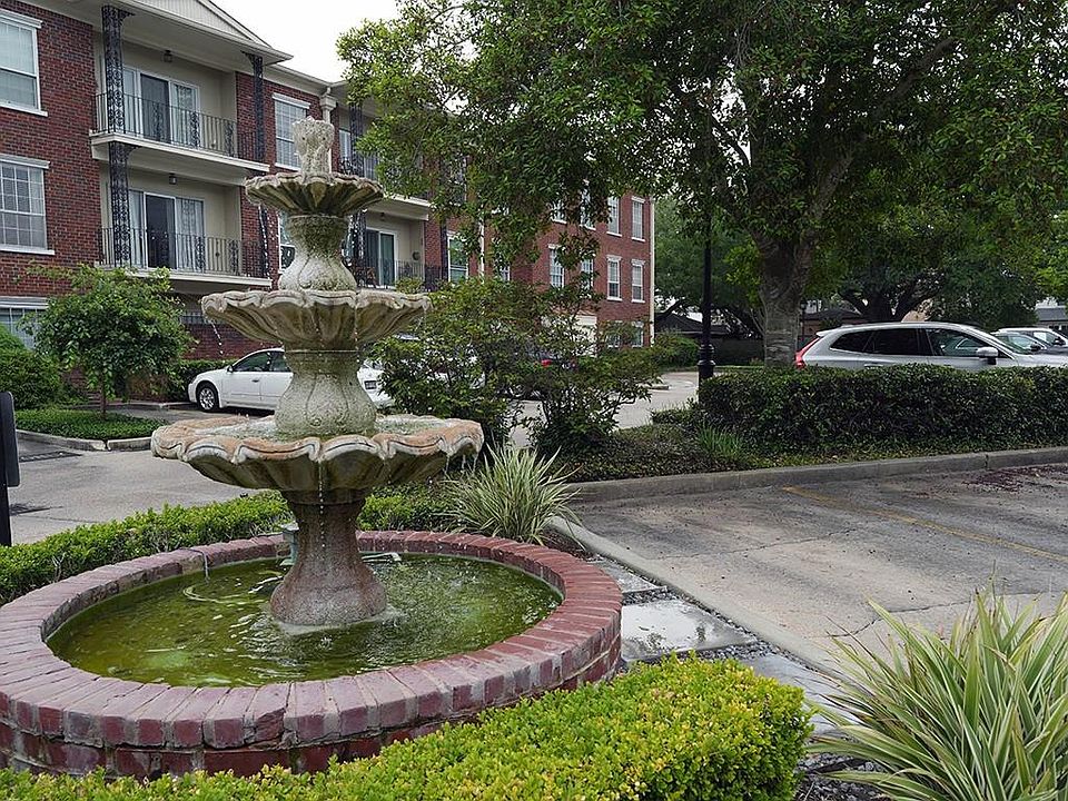 1st image of 800 Rue Burgundy St Unit 315