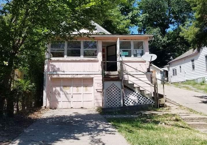1st image of 934 Lyon Ave