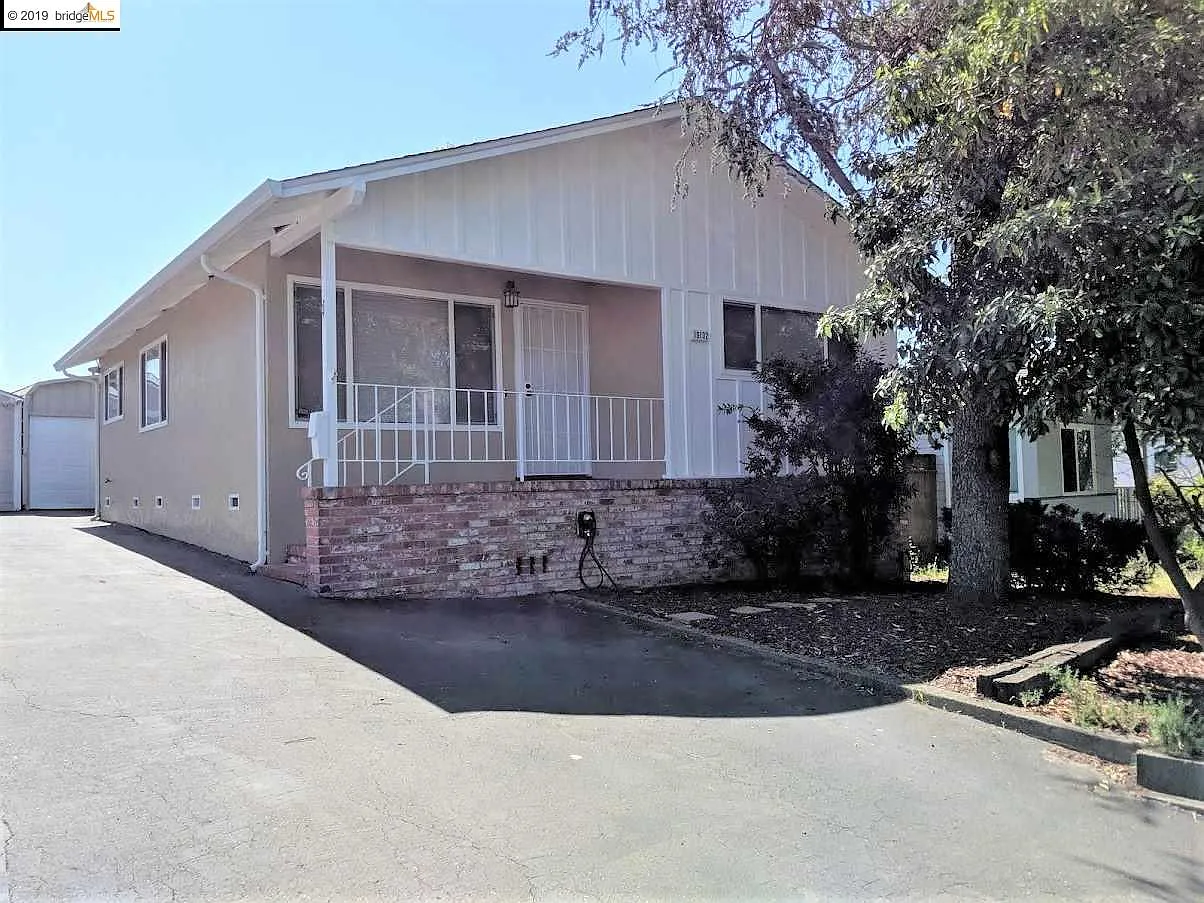 19132 Parsons Ave photo 1