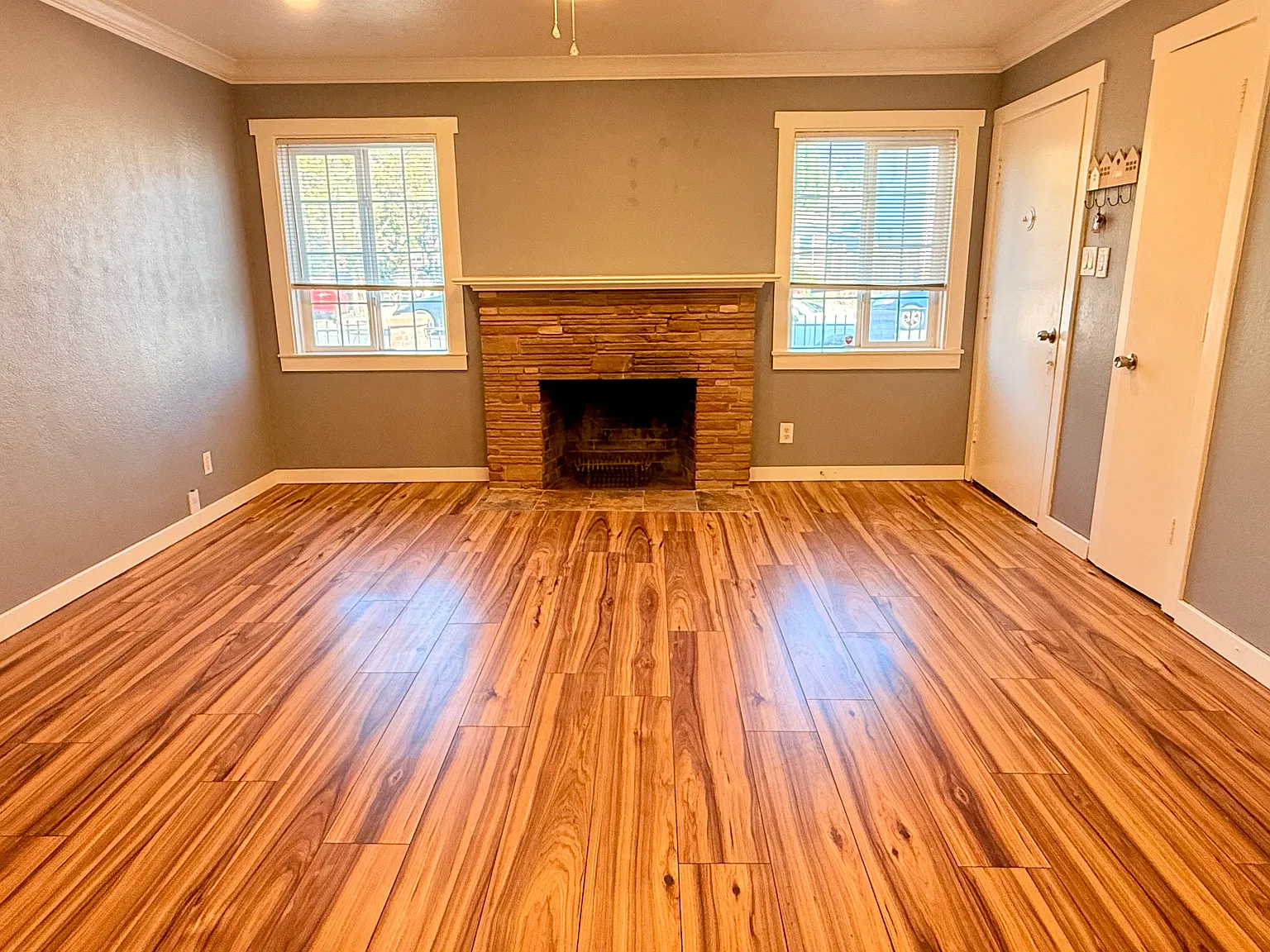 3 bed, 1.5 bath, 1110 sqft, $3,680 — Photo 4