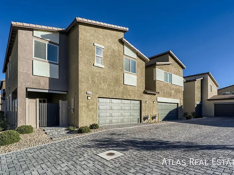4479 Sapphire Moon Ave — Photo 27