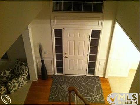 Hardwood Flrs in Foyer