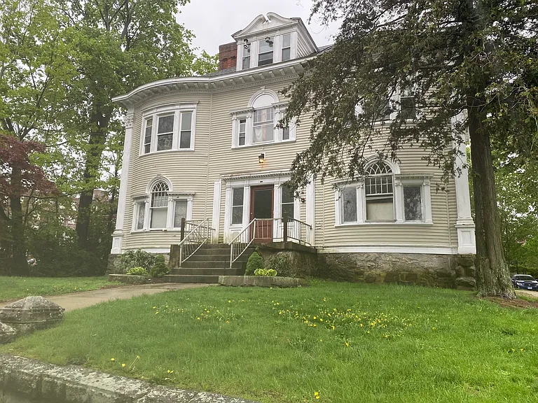 190 Broad St — Photo 1