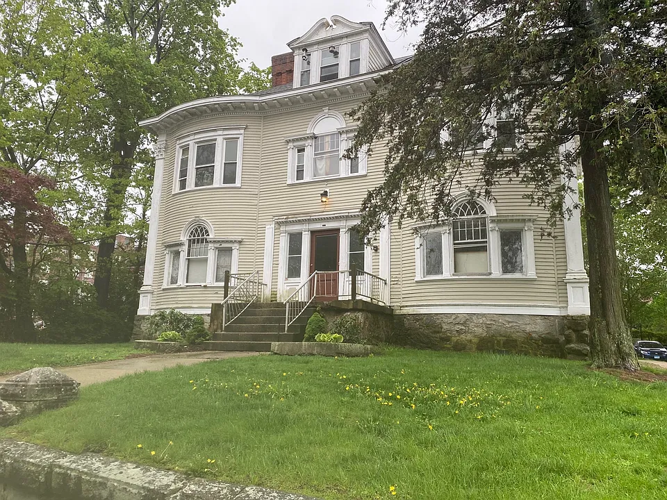 190 Broad St