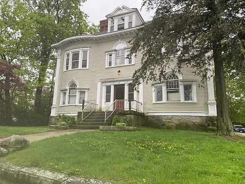 190 Broad St Photo 1