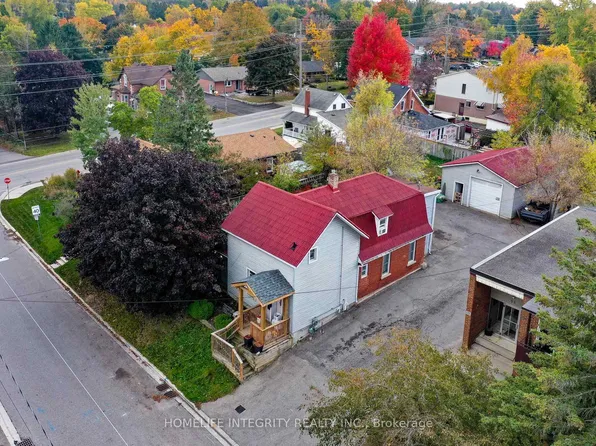 60 William St, Orangeville, ON L9W 2R9