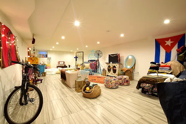 Rented by null | media 49