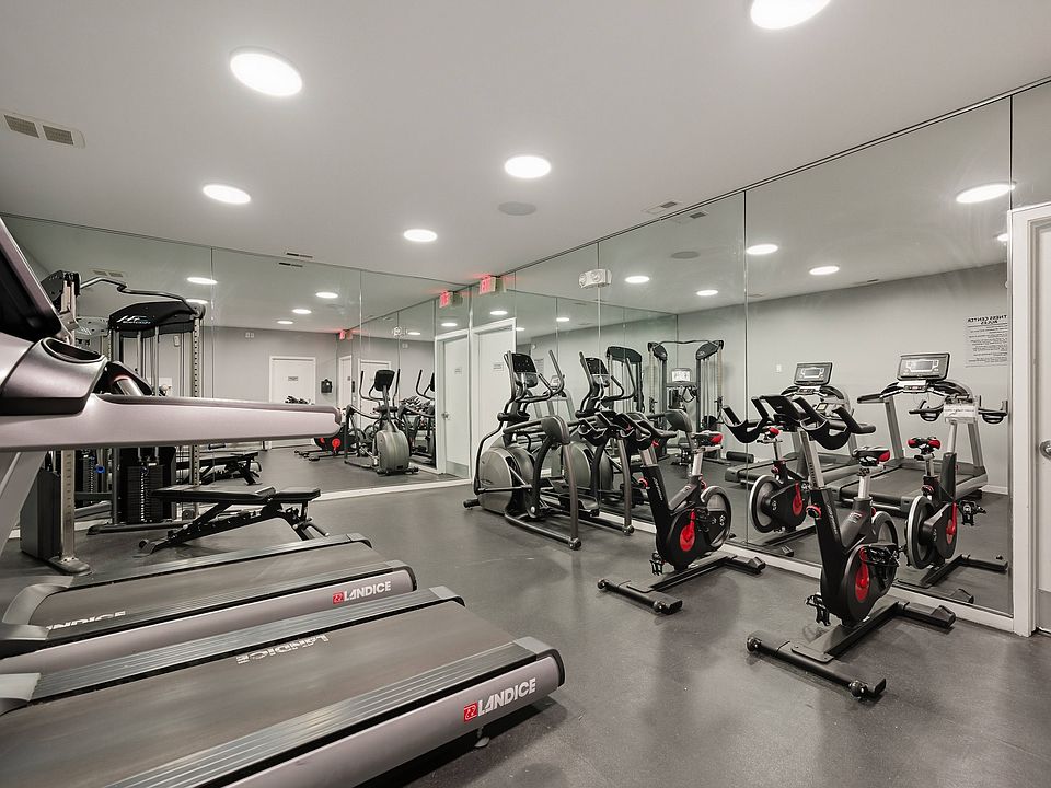 State-of-the-art 24/7 Fitness Center at Franklin River Apartments in Southfield, MI