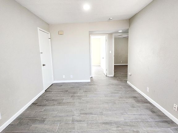 5th image of 10611 Starcrest Dr #10611