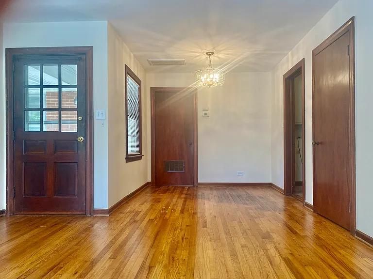 101 E Club Blvd #B — Photo 6