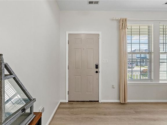 2nd image of 1405 Elder St