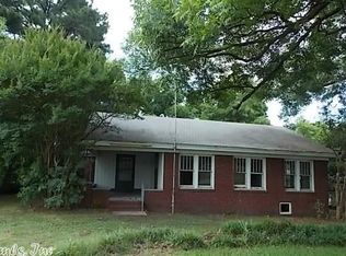 607 E Broadway St, Morrilton, AR 72110