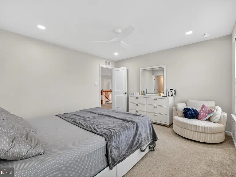 40 Gina Dr — Photo 38