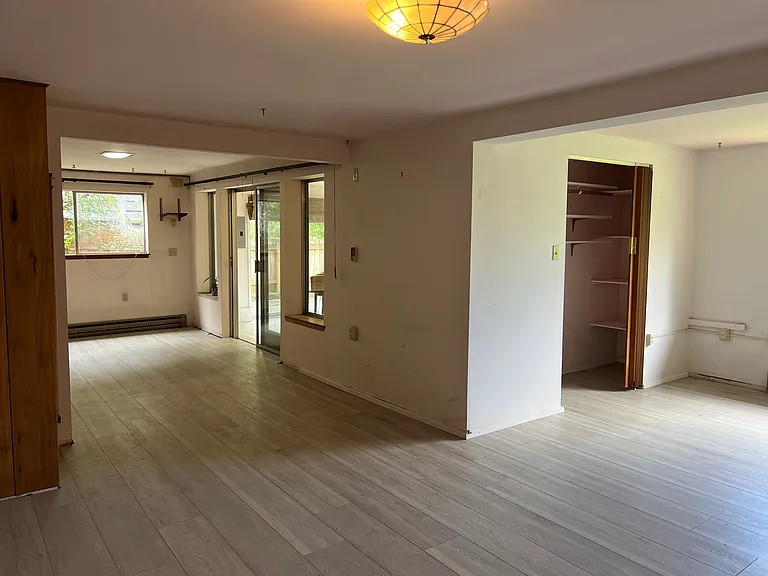3527 Shattuck Ave S — Photo 39