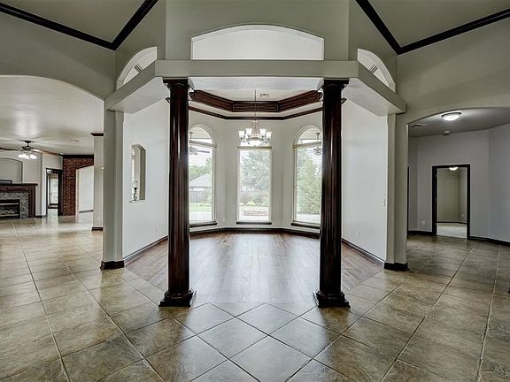 5th image of 16512 Fenmoor Ln