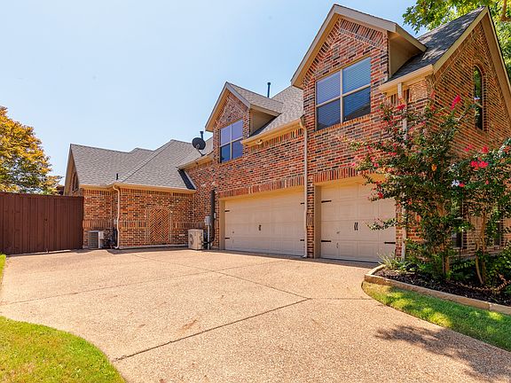 3rd image of 4321 Landsdowne Dr