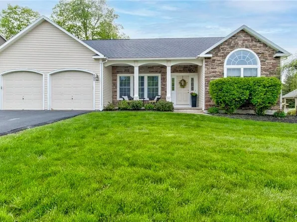 3295 Oak Brook Rd, Baldwinsville, NY 13027