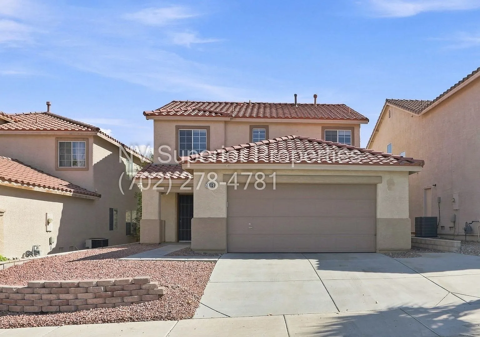 NW 4 Bedrooms 2.5 bathrooms New carpet Upstairs!! All tile Down stairs Covered Patio in back Yard — Photo 1