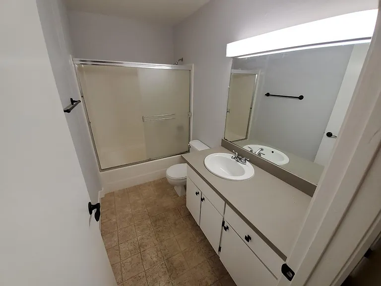 7441 Auburn Oaks Ct #B — Photo 14