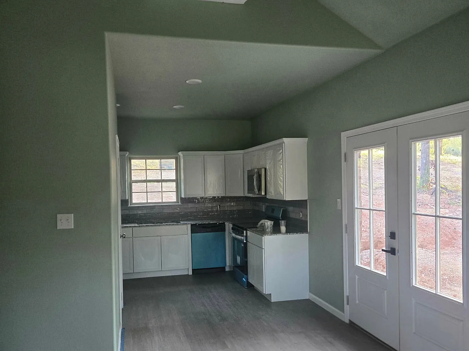 2 bed, 840 sqft, $1,200 — Photo 2