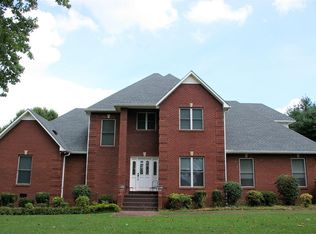 2801 Holders Cove Rd, Winchester, TN 37398