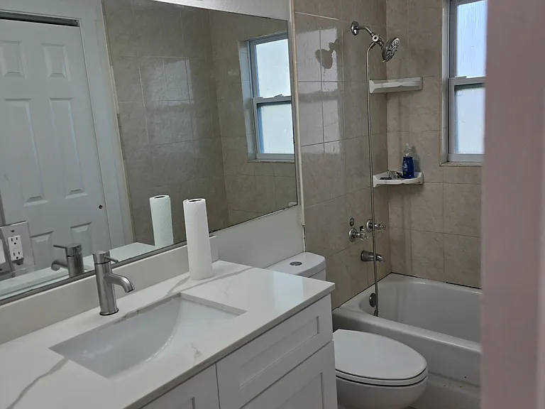 8118 Macoma Dr NE — Photo 8